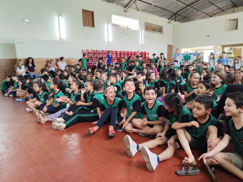 peca-teatral-contra-a-dengue-e-apresentada-aos-alunos-da-rede-municipal-de-ensino